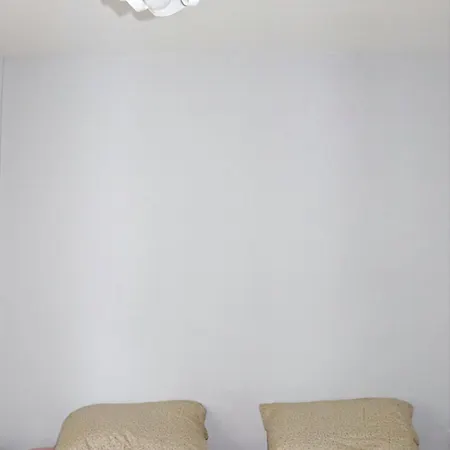 Red Kruz Apartment Belgrade